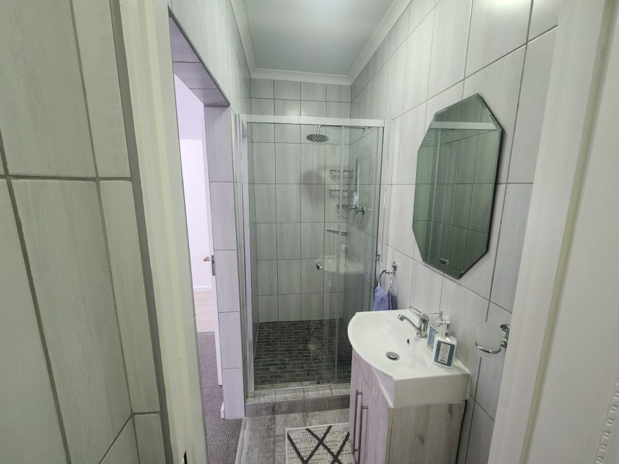 5 Bedroom Property for Sale in Fraaiuitsig Western Cape